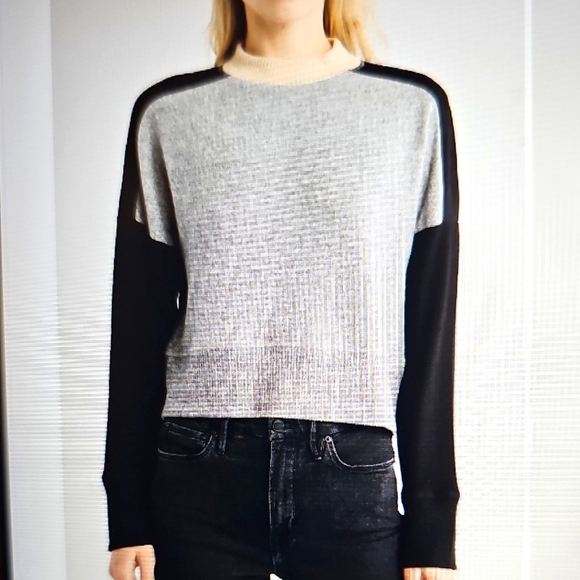 NWT Sweet Romeo Colorblock Crew Neck Pullover Sweater Large - Picture 1 of 15